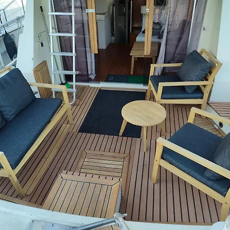 Voyager Hotel en barco