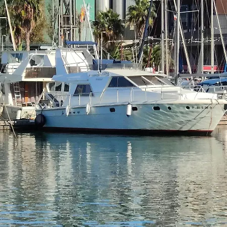 Voyager Hotel en barco