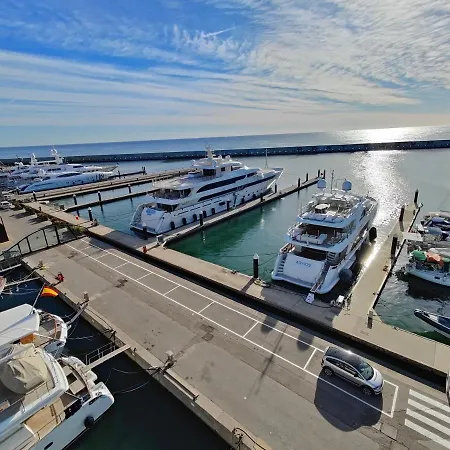 Voyager Hotel en barco