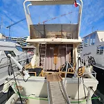 Voyager Botel